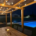 Casa Do Mural - Heated Pool, Games & Beaches!