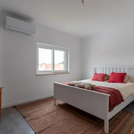 Casa Do Mural - Heated Pool, Games & Beaches! * Sesimbra
