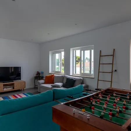 Casa Do Mural - Heated Pool, Games & Beaches! Sesimbra