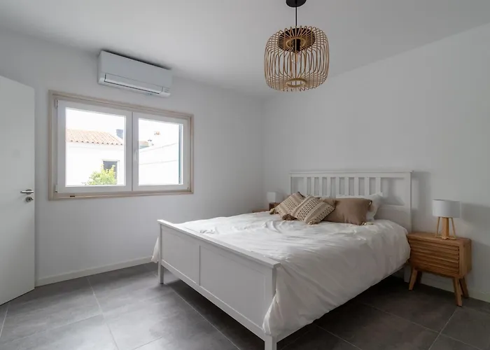 Casa Do Mural - Heated Pool, Games & Beaches! *