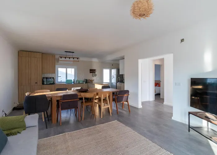 Casa Do Mural - Sesimbra, Lagoa De Albufeira E Aldeia Do Meco 세심브라